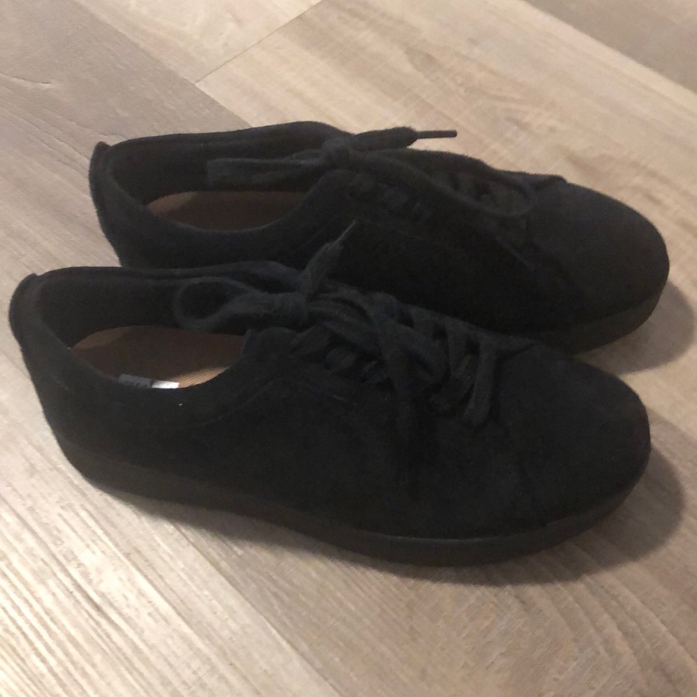 Comfortable faux suede black on black sneaker from Fitflop.